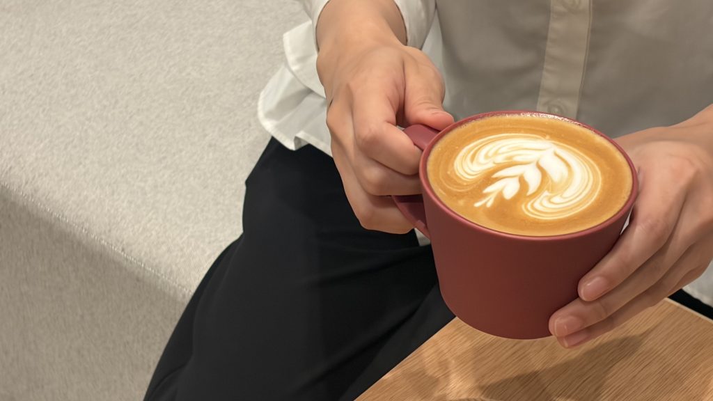 武蔵小山店のカフェラテでくつろぐひととき