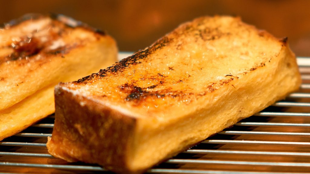 ROKUMEI BAKESのフレンチトーストなどのデザートパン